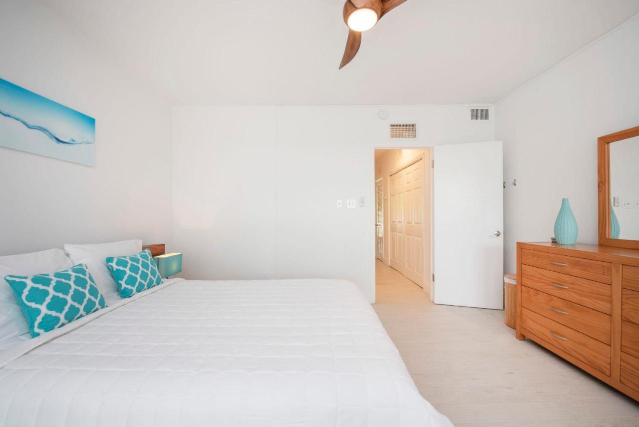 Beach Living At Island Pine Villas Blse George Town Extérieur photo
